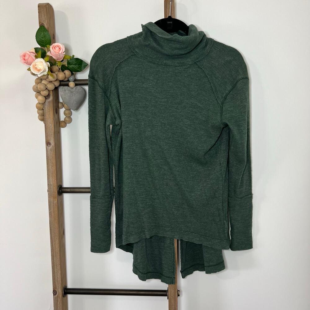 We the Free Long Sleeve Turtleneck Green Henley Open Back Size Small